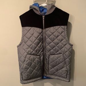 NWOT Mens lightweight vest